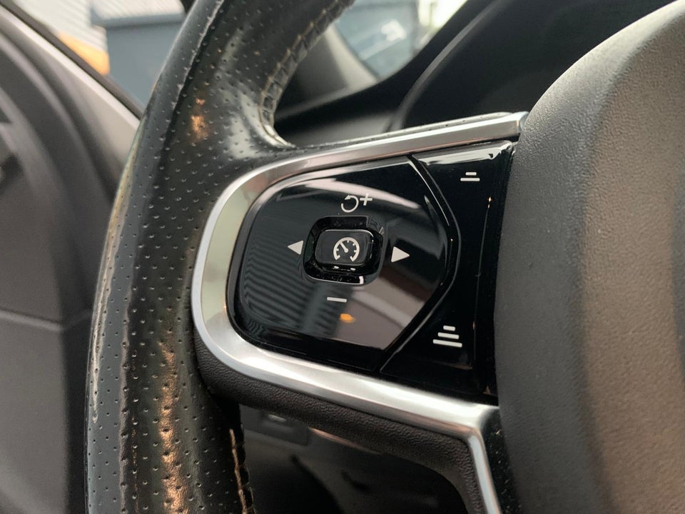 Volvo XC90 2,0 D5 235 R-Design aut. AWD 5d