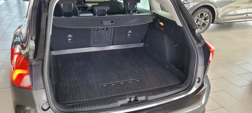 Ford Focus 1,0 EcoBoost Titanium Business stc. 5d