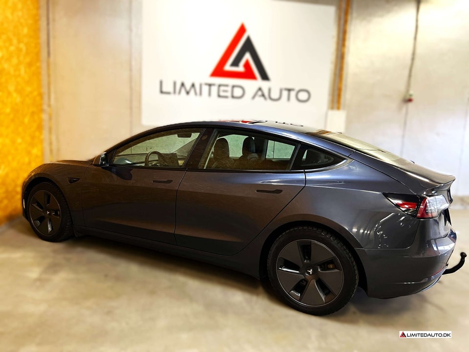 Tesla Model 3 Long Range AWD 4d