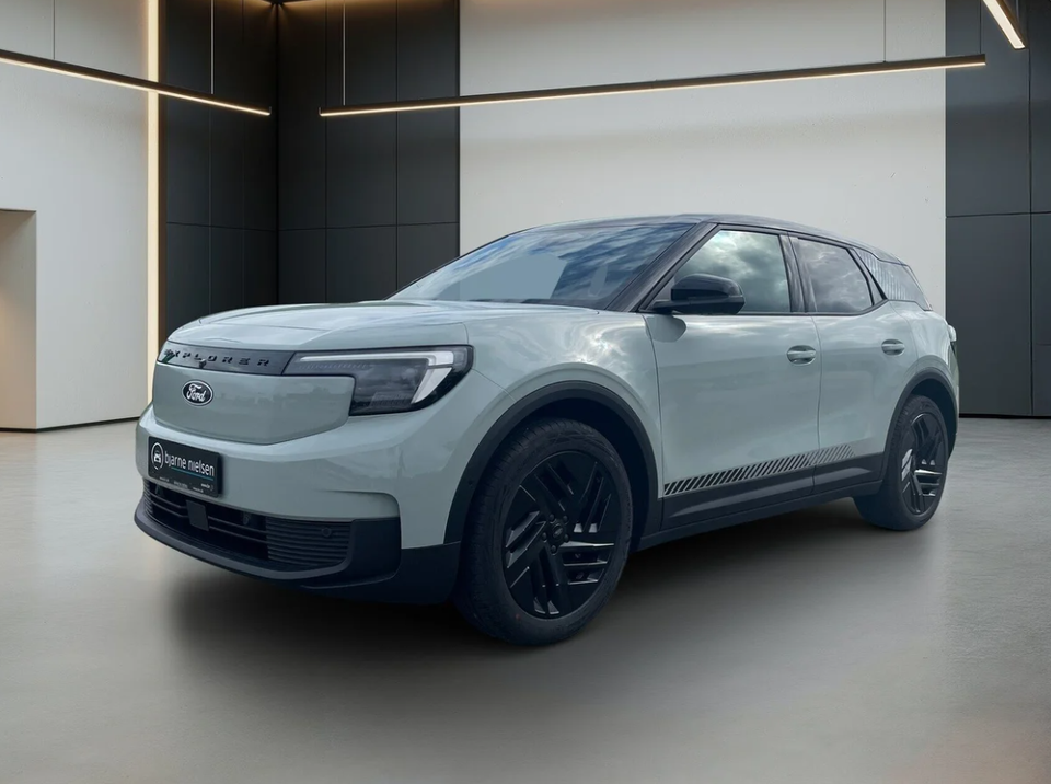 Ford Explorer 79 Collection Extended Range 5d