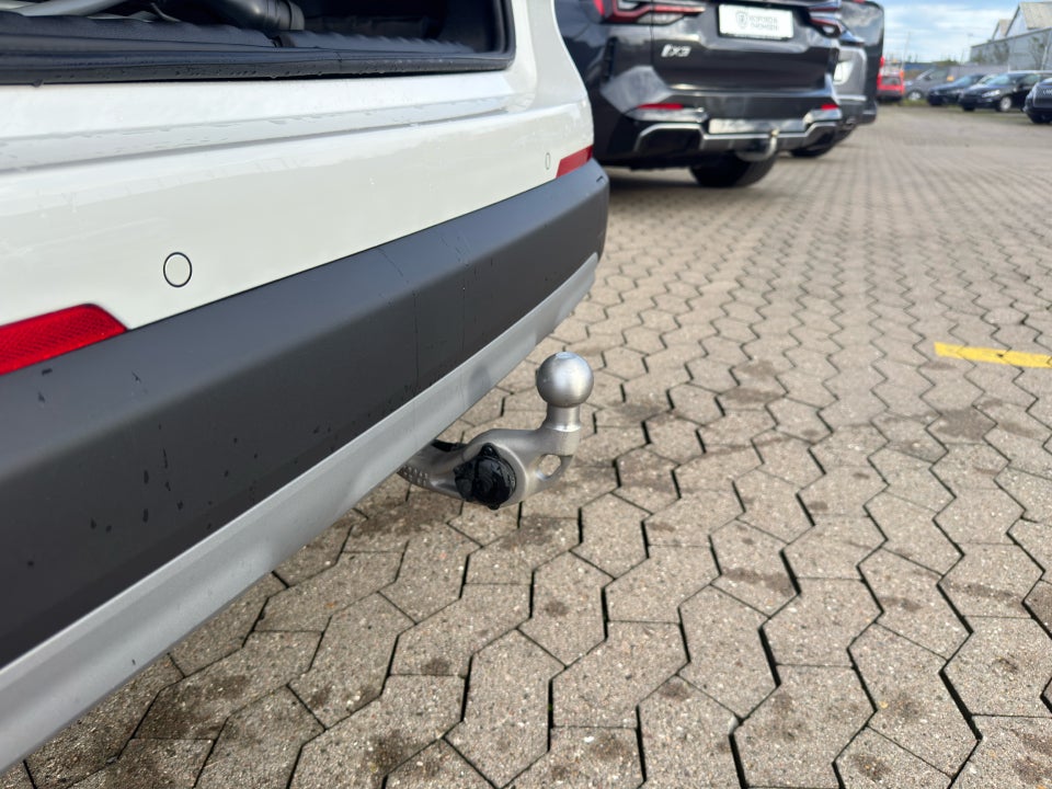 BMW iX1 eDrive20 X-Line 5d