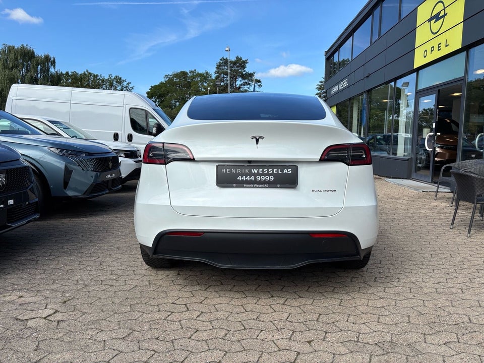 Tesla Model Y Long Range AWD 5d