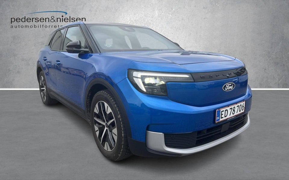 Ford Explorer 82 Premium Extended Range 5d