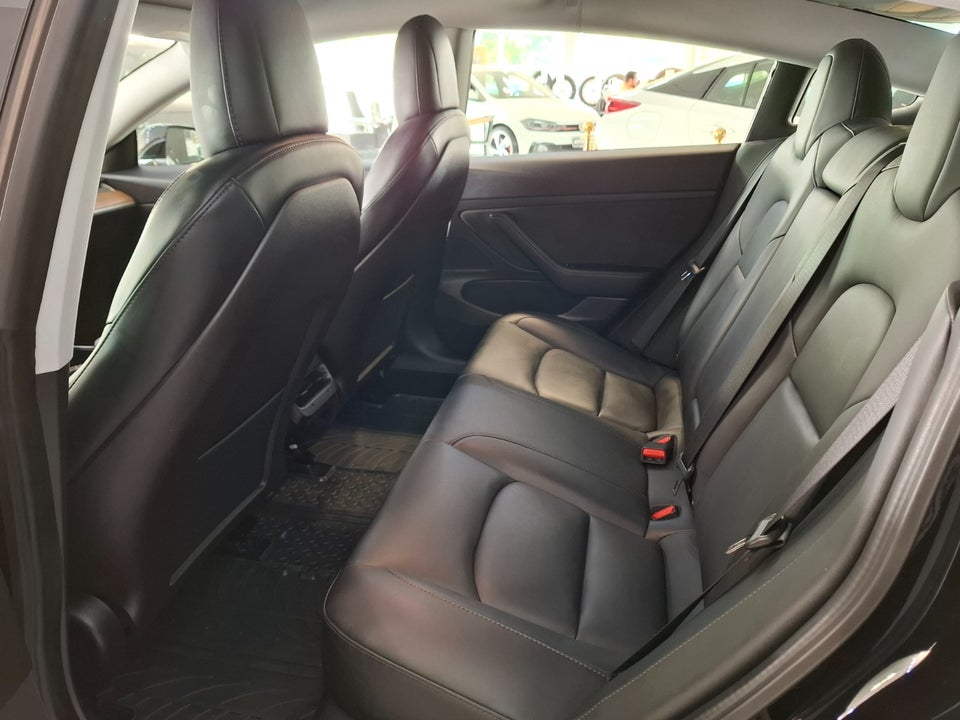 Tesla Model 3 Standard Range+ RWD 4d