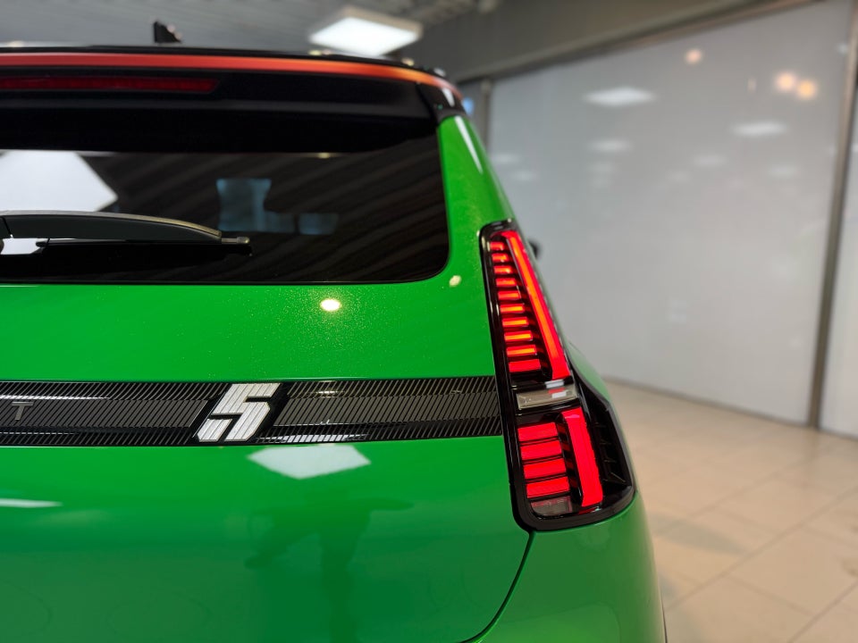 Renault 5 E-Tech 52 Techno 5d