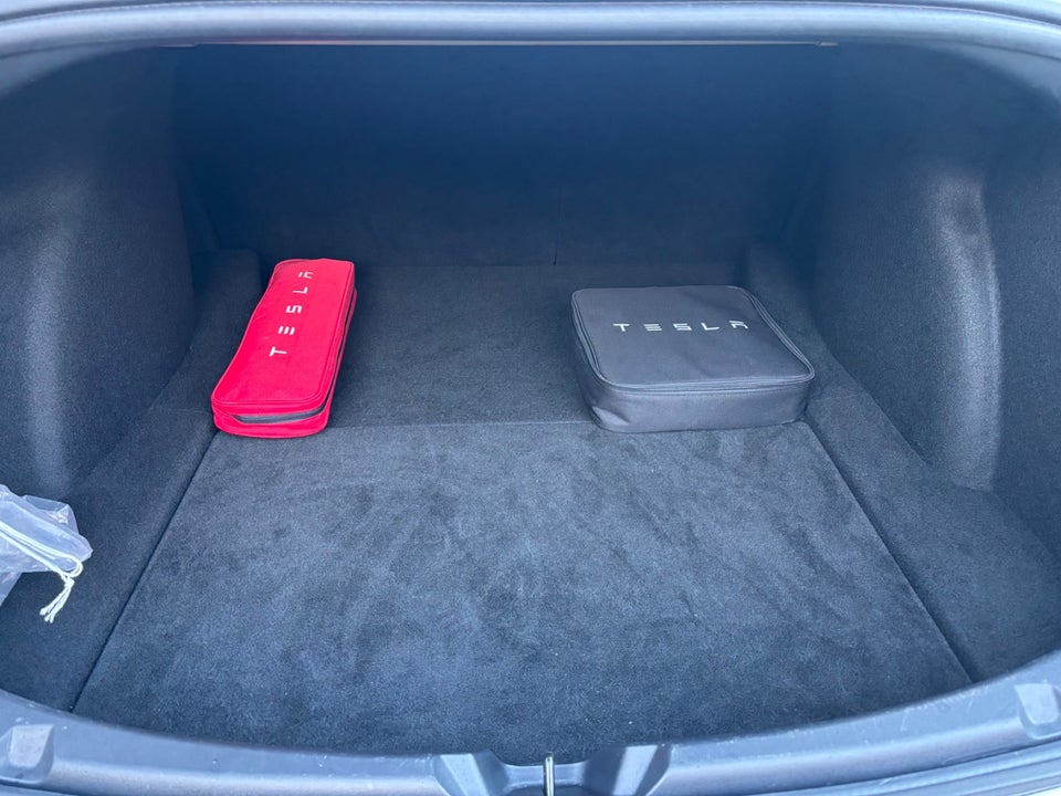 Tesla Model 3 RWD 4d