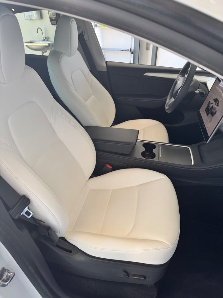 Tesla Model Y RWD 5d