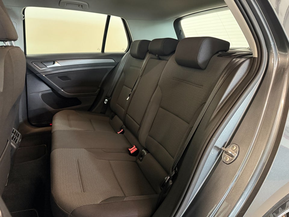 VW Golf VII 1,5 TSi 130 Comfortline Connect DSG 5d