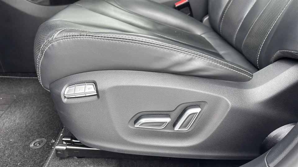 MG Marvel R Luxury 5d