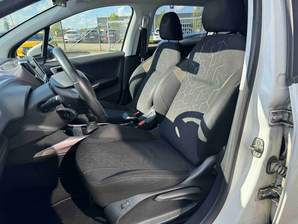 Peugeot 2008 1,2 VTi 82 Active 5d