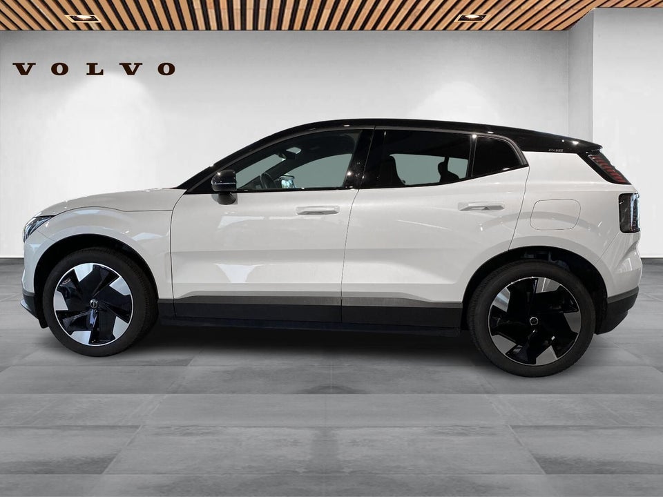 Volvo EX30 Extended Range Plus 5d