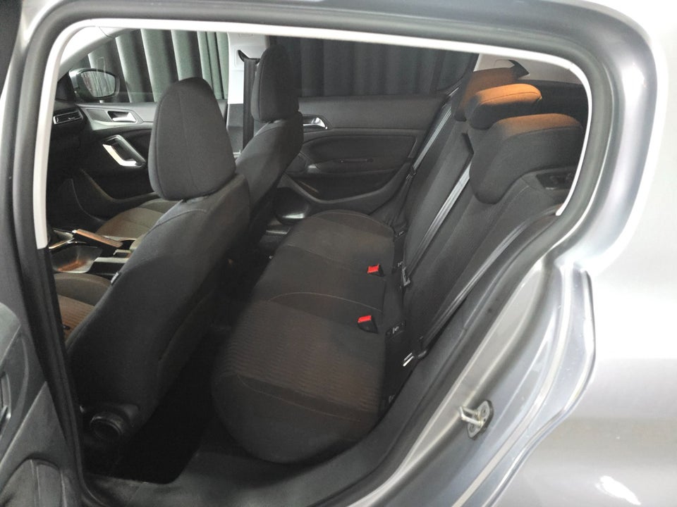 Peugeot 308 1,6 HDi 92 Active 5d