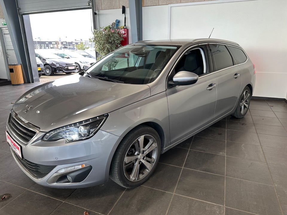 Peugeot 308 1,6 BlueHDi 120 Allure SW 5d