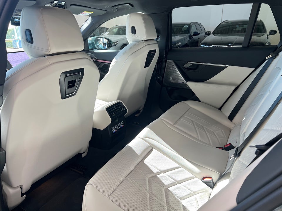 BMW i5 eDrive40 Touring Fully Charged M-Sport 5d