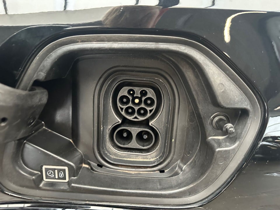 Peugeot e-208 50 GT Pack 5d