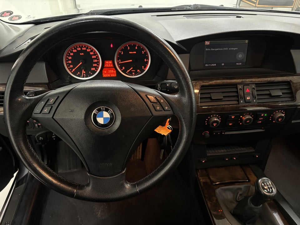 BMW 520i 2,2  4d