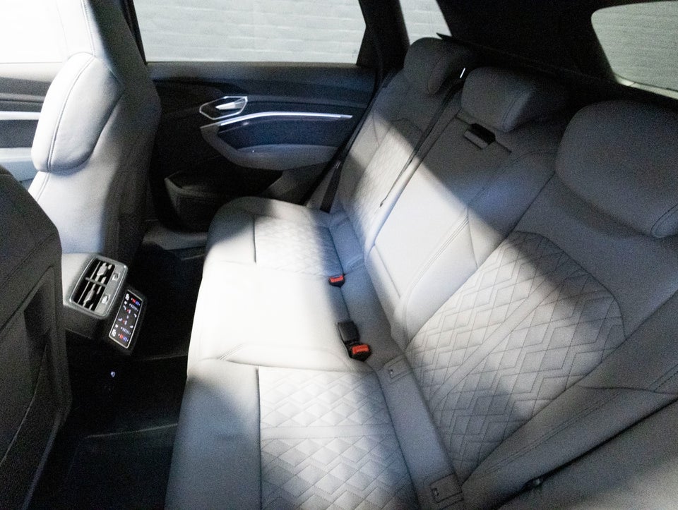 Audi e-tron 55 S-line quattro 5d