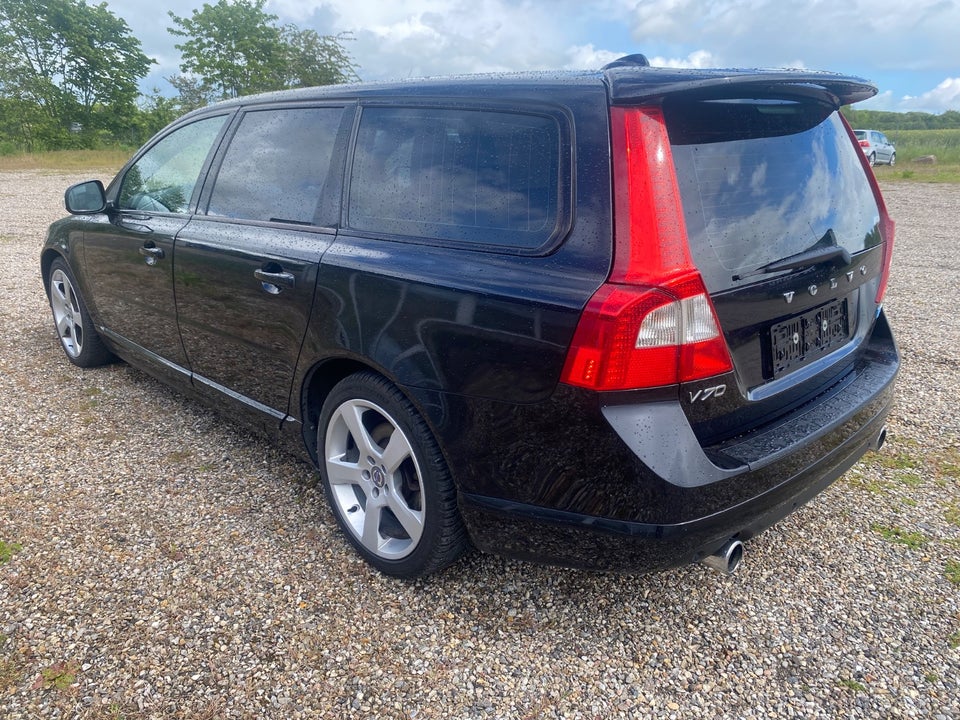 Volvo V70 2,5 T 230 Summum aut. 5d