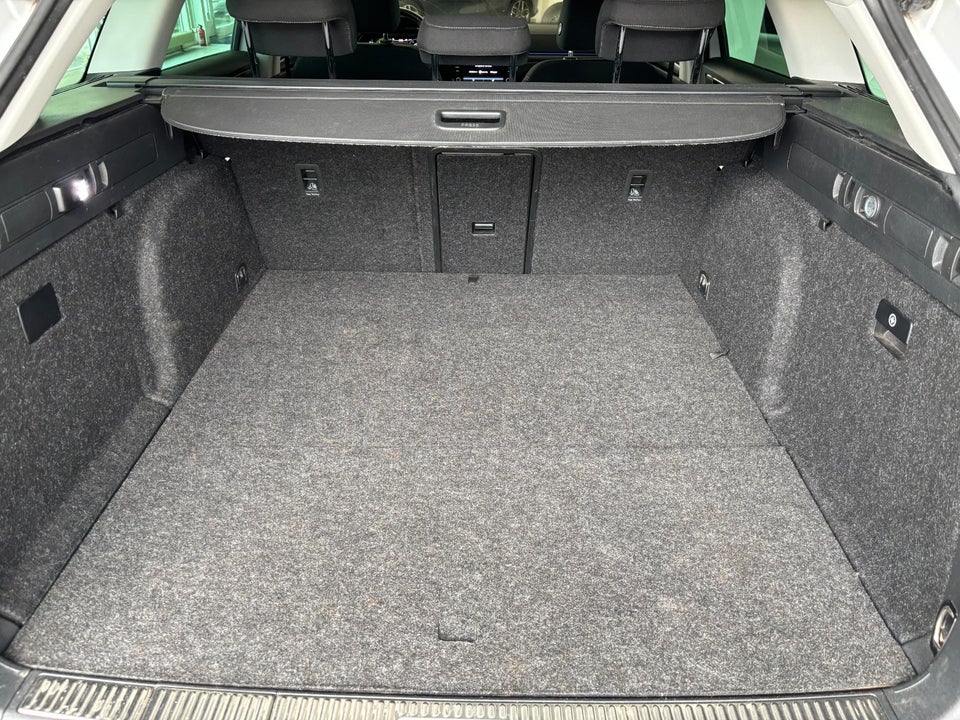Skoda Superb 1,4 TSi iV Combi DSG 5d