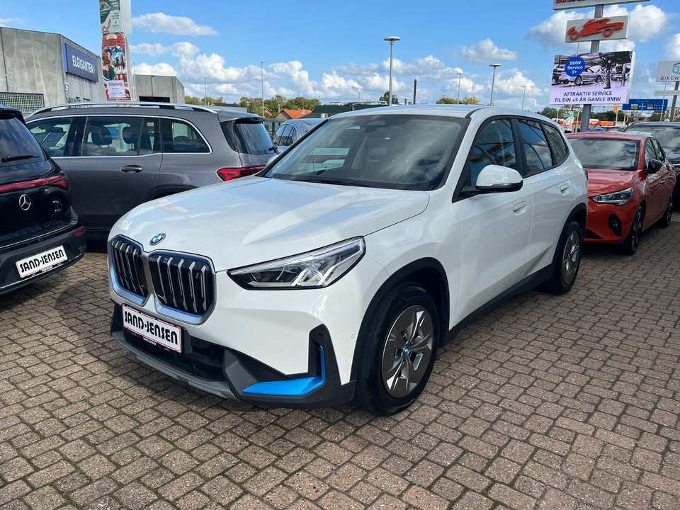 BMW iX1 xDrive30 5d