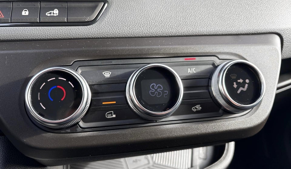 Renault Master V T33 2,0 dCi 130 L2H2 Kassevogn Tekno