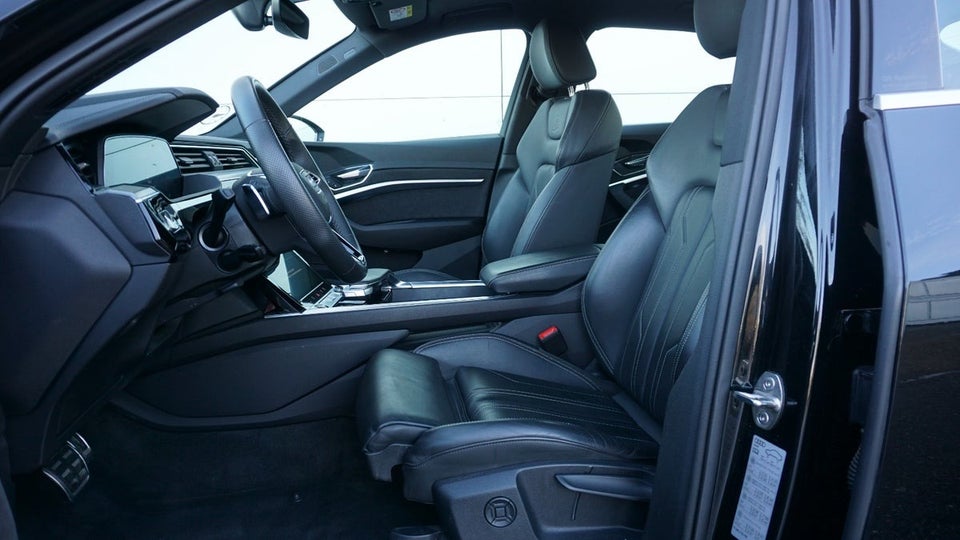 Audi Q8 e-tron 55 S-line Sportback quattro 5d