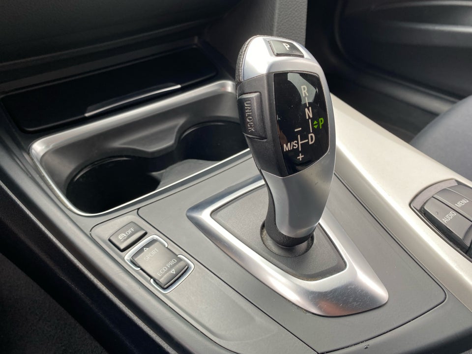 BMW 330d 3,0 Touring aut. 5d