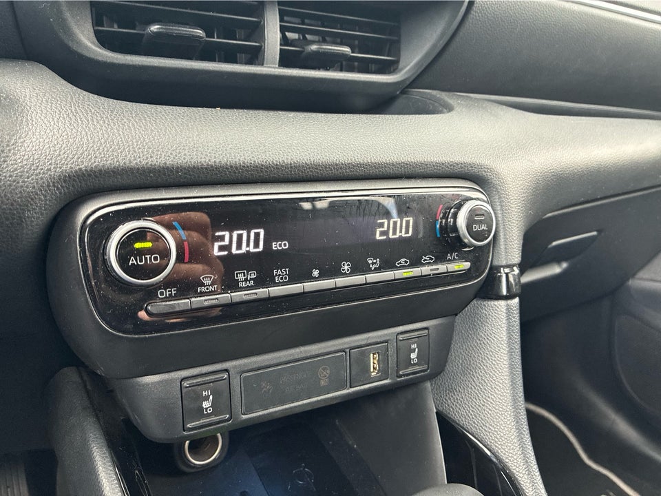Toyota Yaris 1,5 Hybrid H3 Premier Edition e-CVT 5d