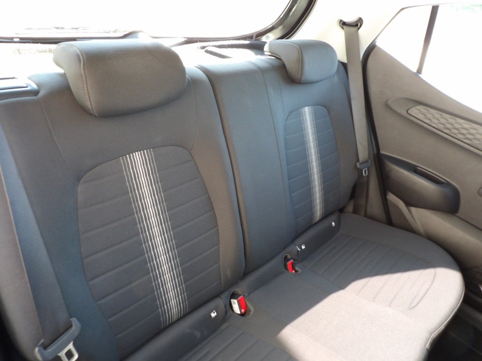 Hyundai i10 1,0 MPi Essential 5d