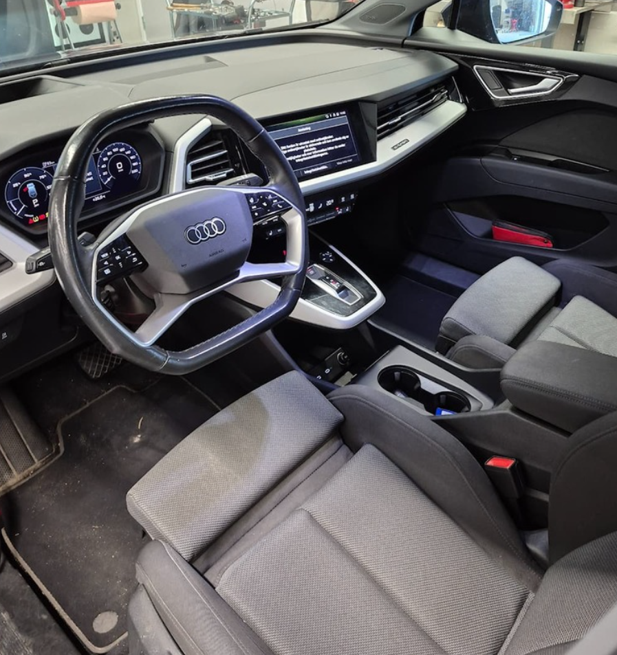 Audi Q4 e-tron 40 Advanced 5d