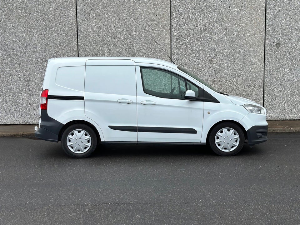 Ford Transit Courier 1,5 TDCi 75 Ambiente Van 4d