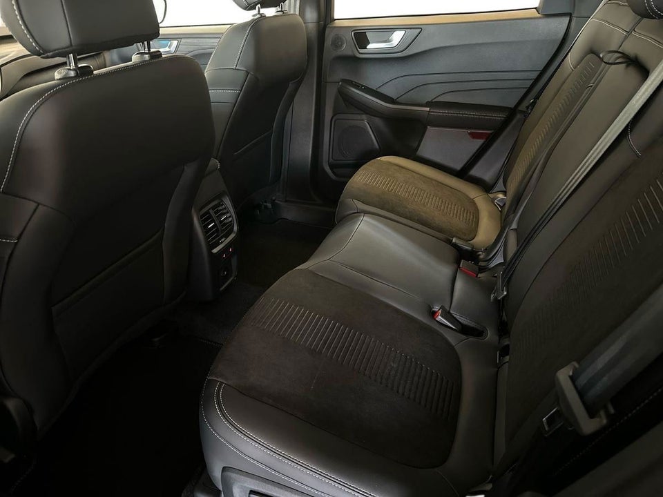 Ford Kuga 2,5 PHEV Active X CVT 5d