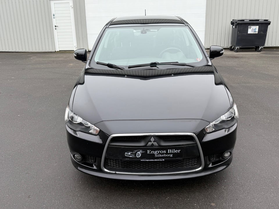 Mitsubishi Lancer 1,6 Invite SportSedan 4d