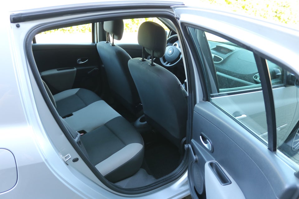 Renault Clio III 1,5 dCi 75 Authentique 5d