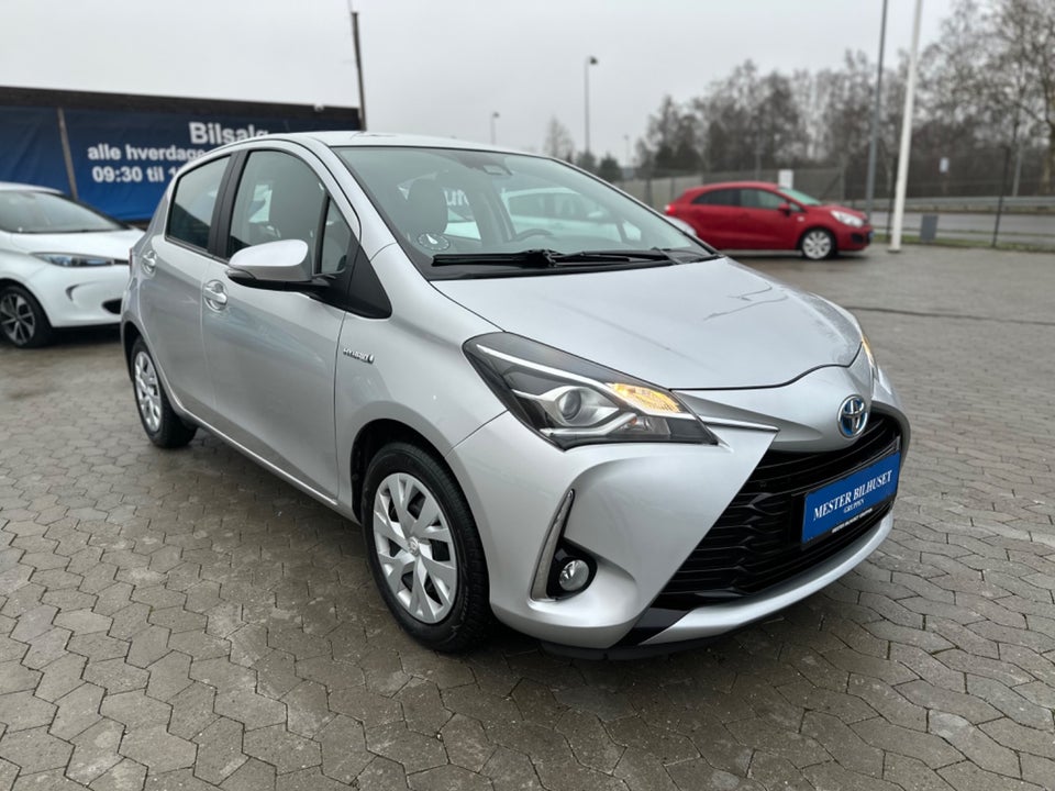 Toyota Yaris 1,5 Hybrid H3 Limited e-CVT 5d