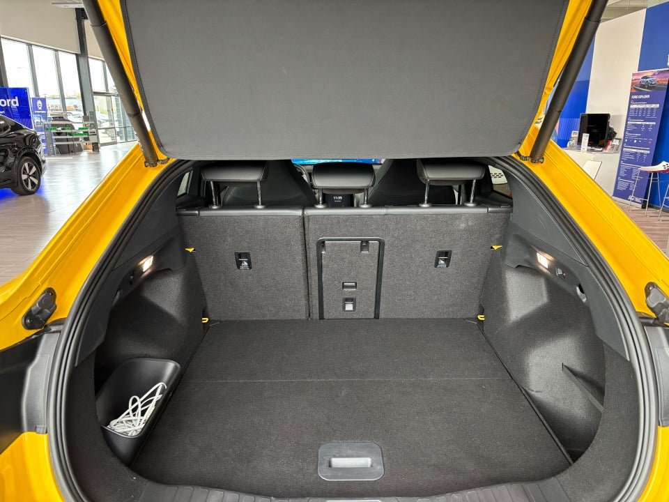 Ford Capri 82 Premium Extended Range 5d