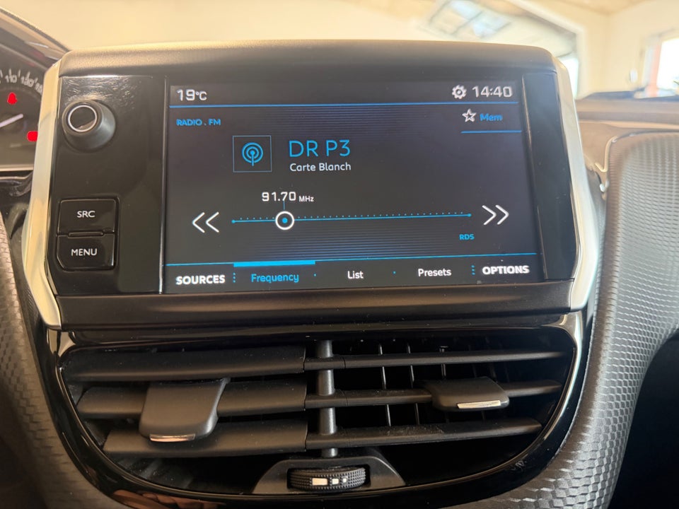 Peugeot 208 1,6 BlueHDi 100 Desire Sky 5d