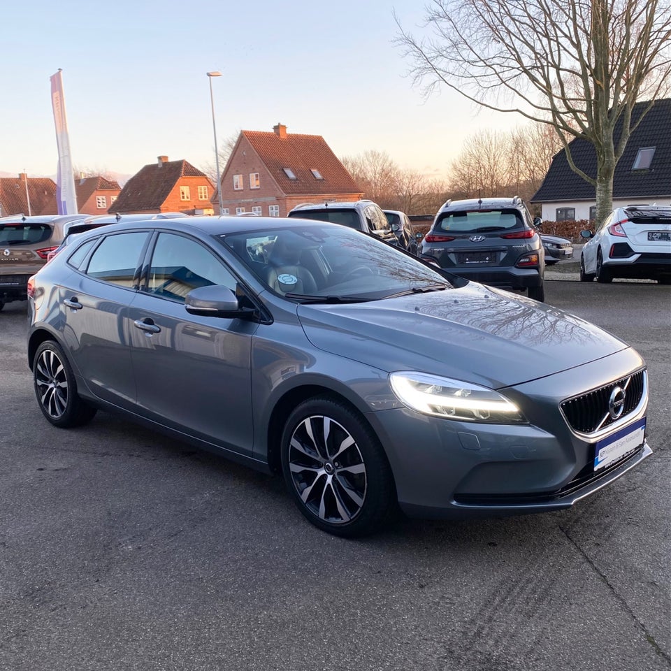 Volvo V40 2,0 D3 150 Momentum aut. 5d