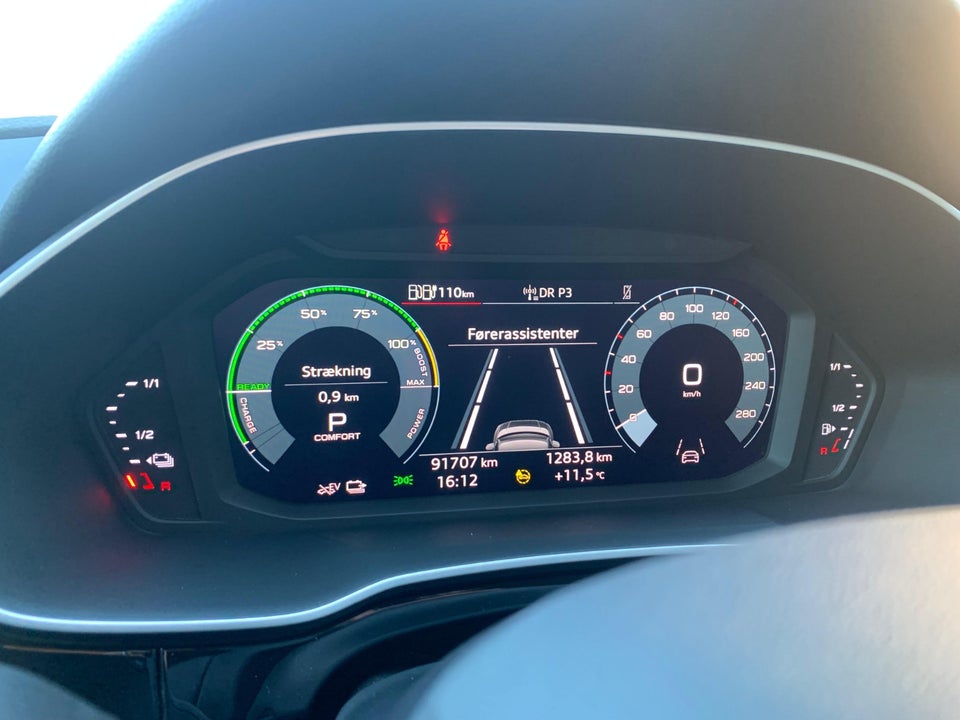 Audi Q3 45 TFSi e Attitude plus S-tr. 5d