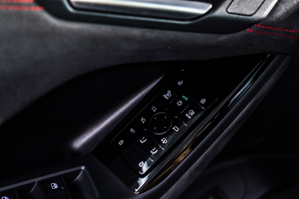 Audi SQ6 e-tron quattro 5d