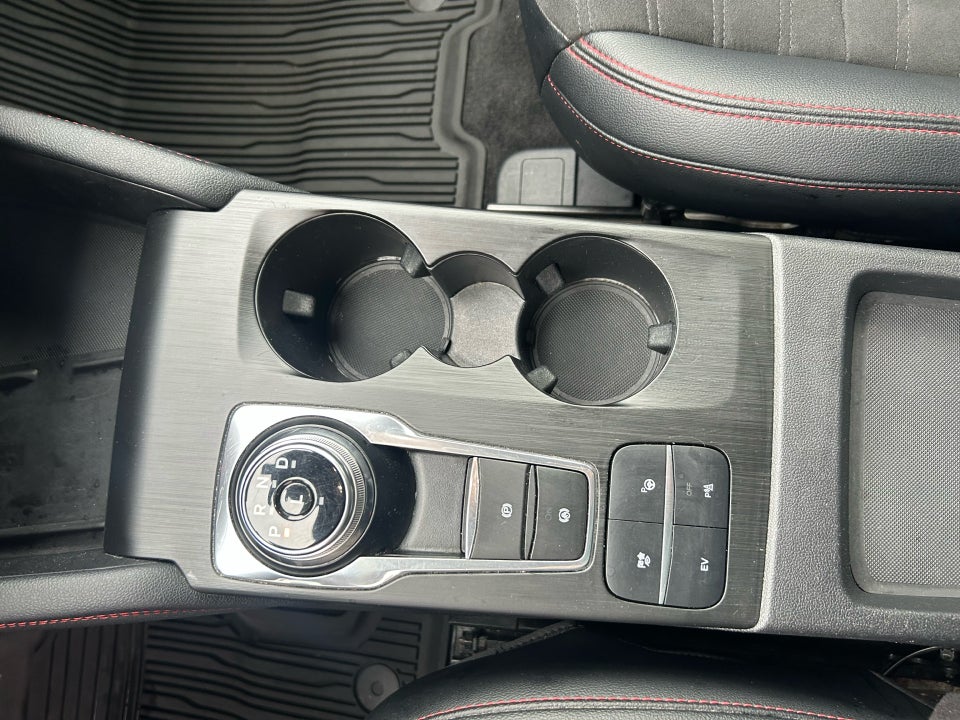 Ford Kuga 2,5 PHEV ST-Line X CVT 5d