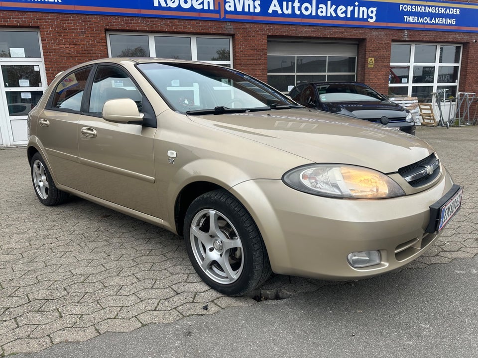 Chevrolet Lacetti 1,6 SX 5d