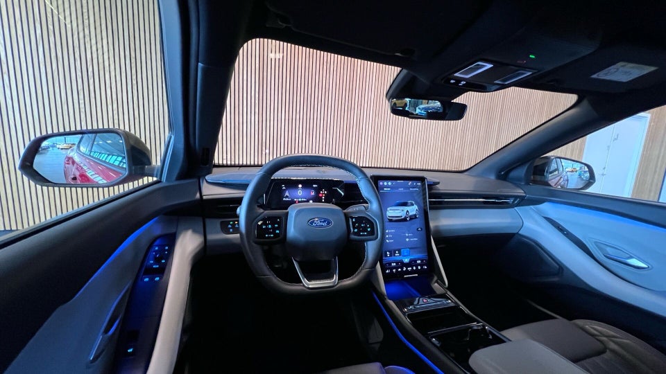 Ford Explorer 77 Premium Extended Range 5d