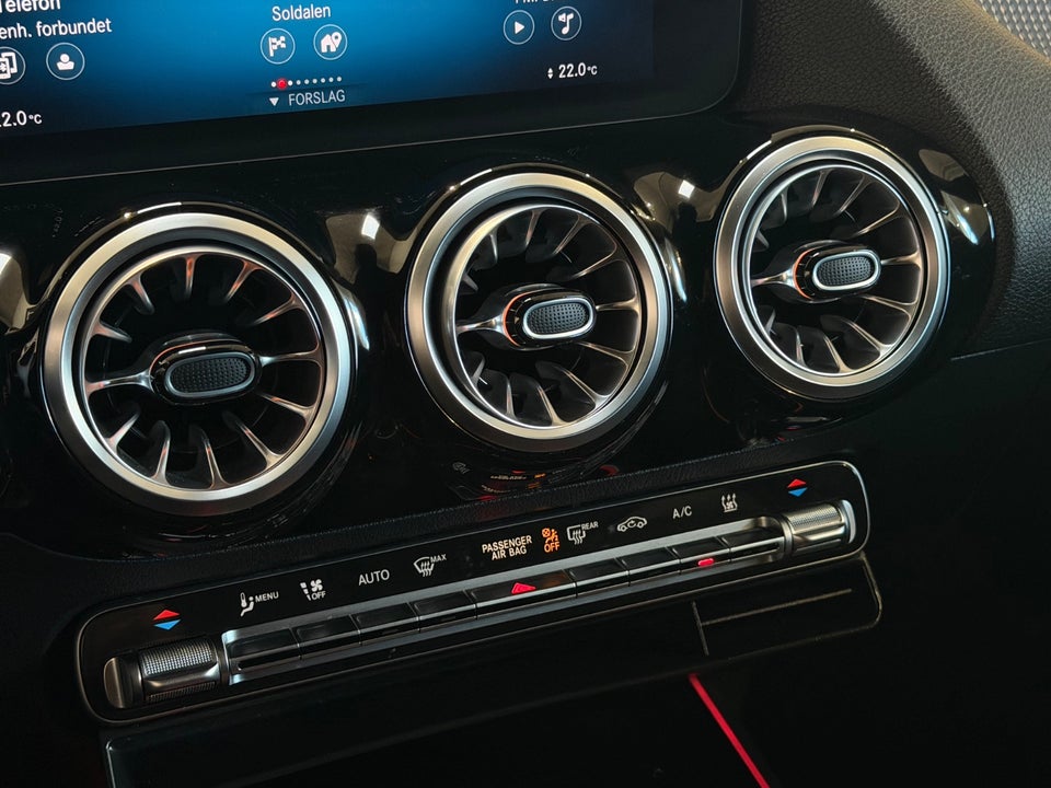 Mercedes EQA300 AMG Line 4Matic 5d