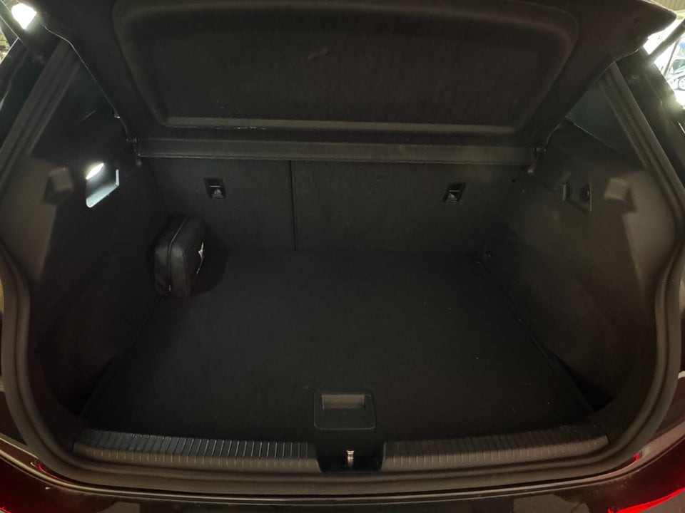 Cupra Born 59 e-Boost Dinamica Pack 5d