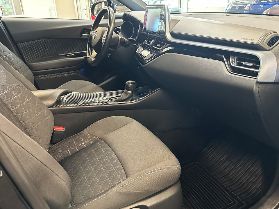 Toyota C-HR 2,0 Hybrid C-LUB Smart CVT 5d