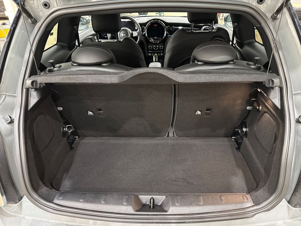 MINI Cooper SE Classic Trim 3d