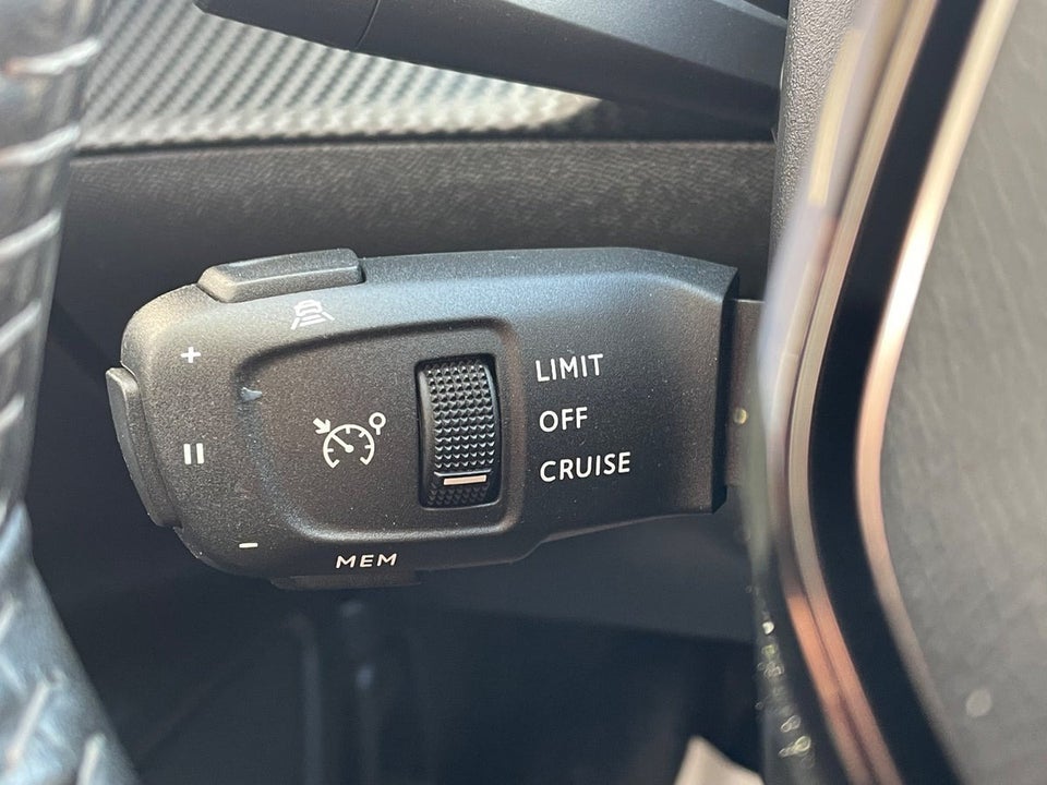 Peugeot 2008 1,5 BlueHDi 100 Allure Pack 5d