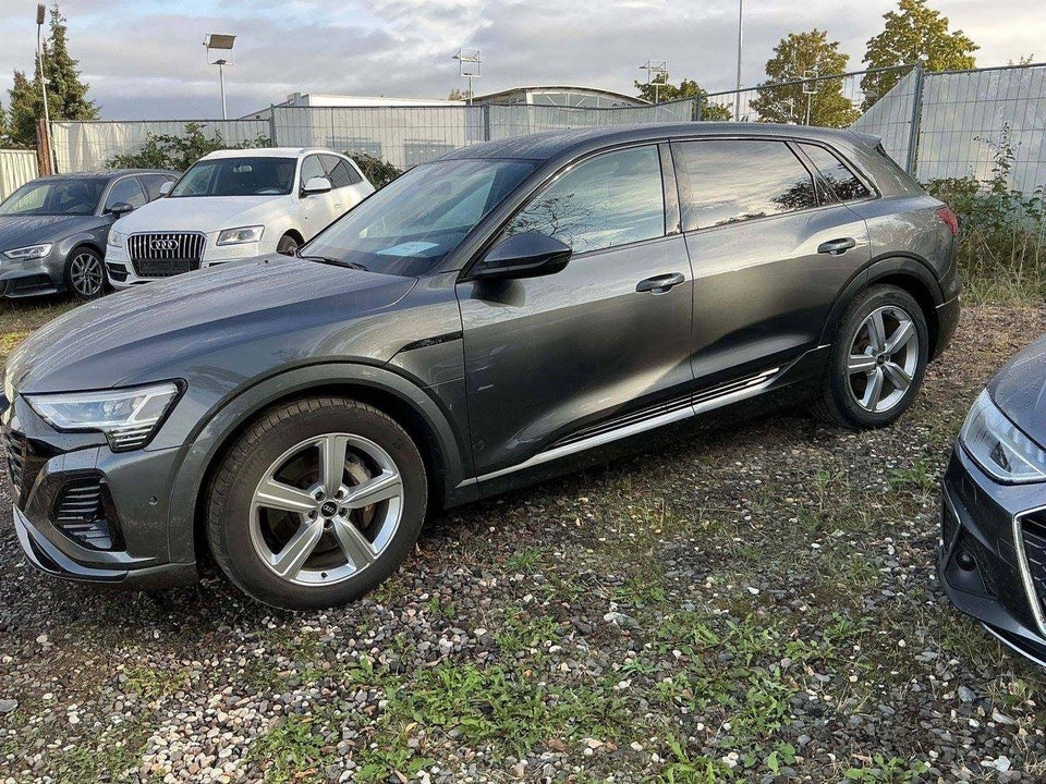 Audi Q8 e-tron 50 S-line quattro 5d