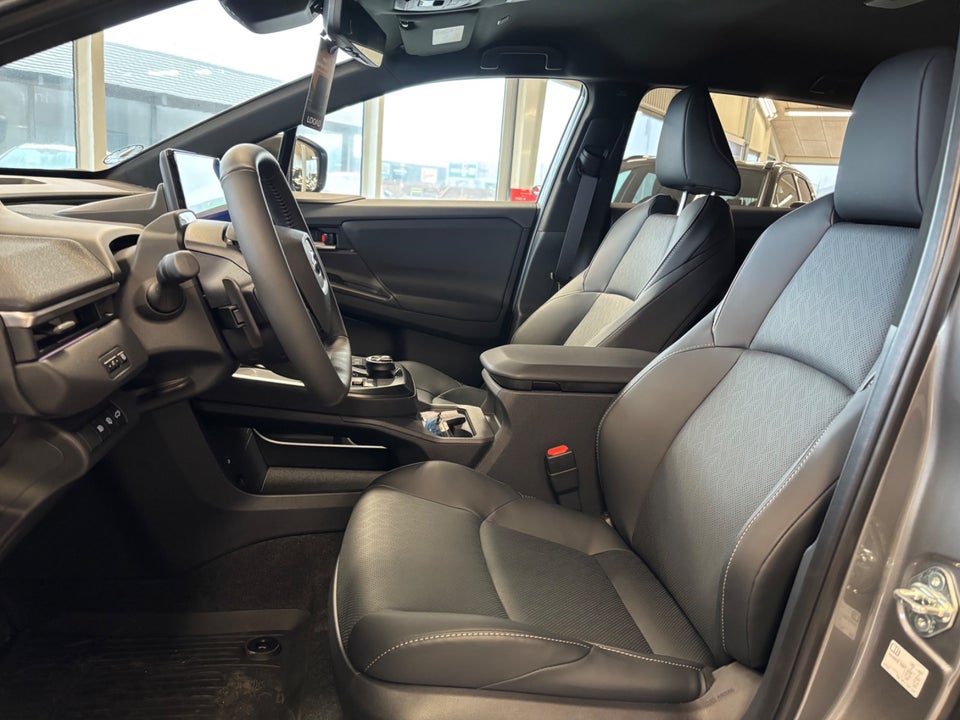 Subaru Solterra 73 Limited 5d